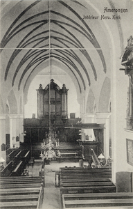 7034 Interieur van de St. Andrieskerk te Amerongen: kerkzaal met orgel en preekstoel.